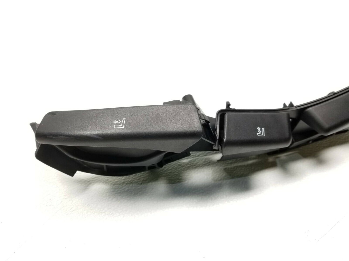 01 02 03 04 05 BMW E46 Sdn Front Left Driver Seat Adjust Knob Panel OEM 125k