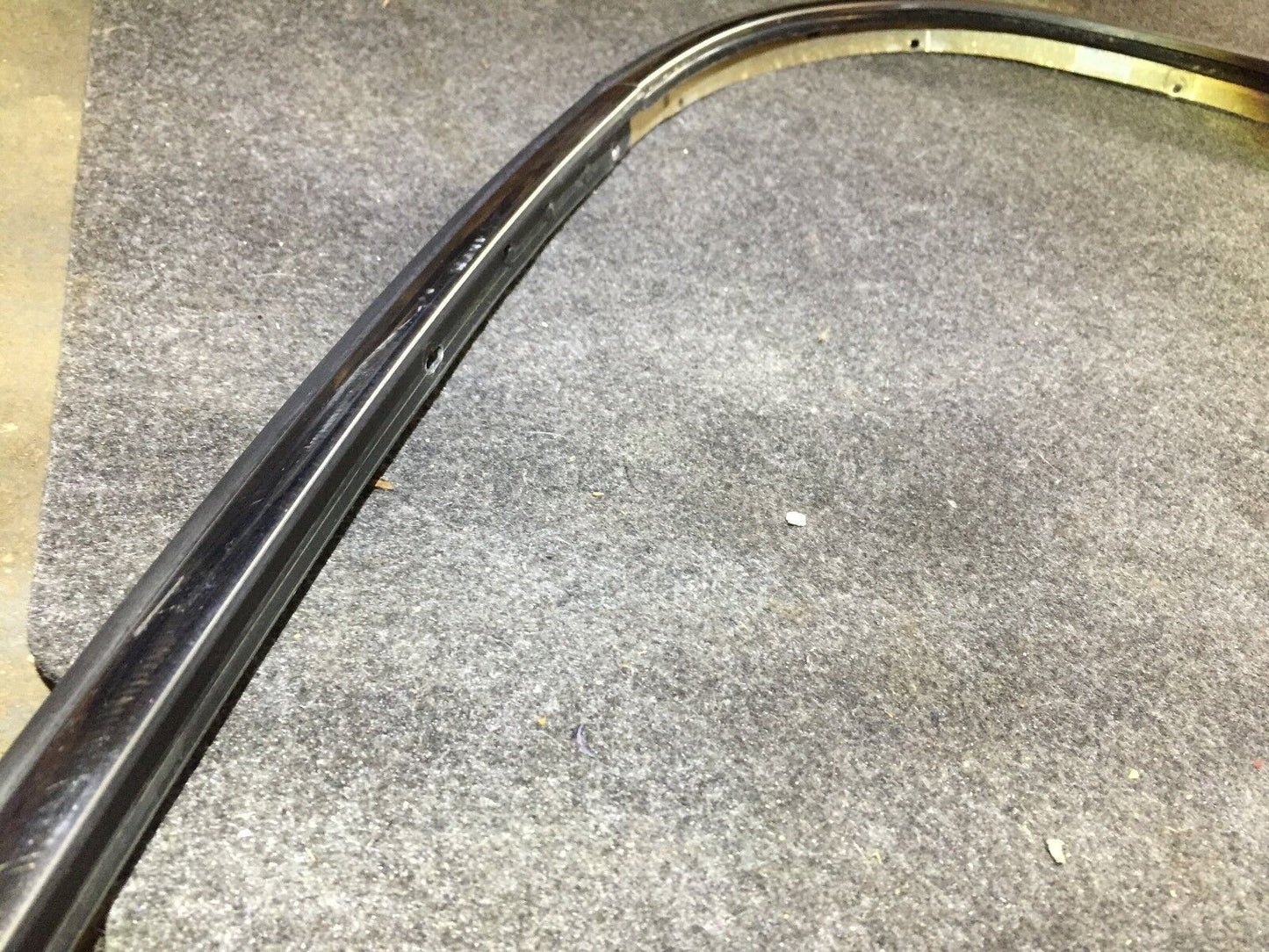 04 -11 Lincoln Town Car Front Left Door Exterior Frame Trim Bezel OEM