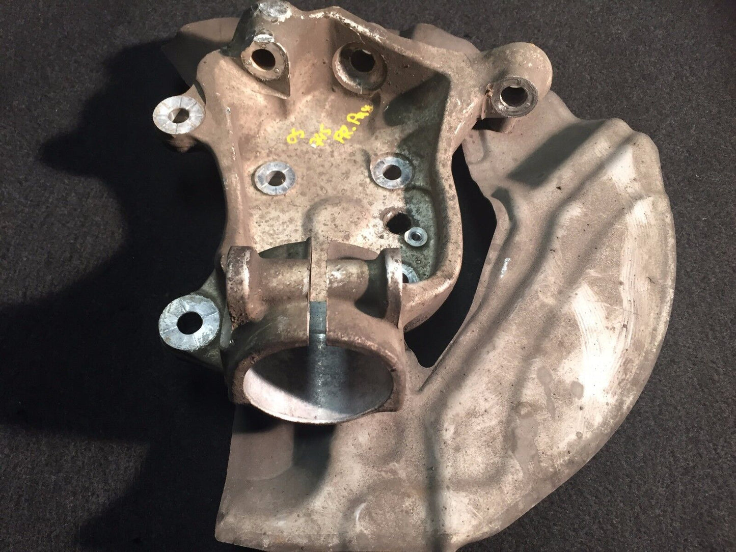 02 03 04 05 06 BMW 745i E65 Front Spindle Knuckle Right Passenger Side OEM