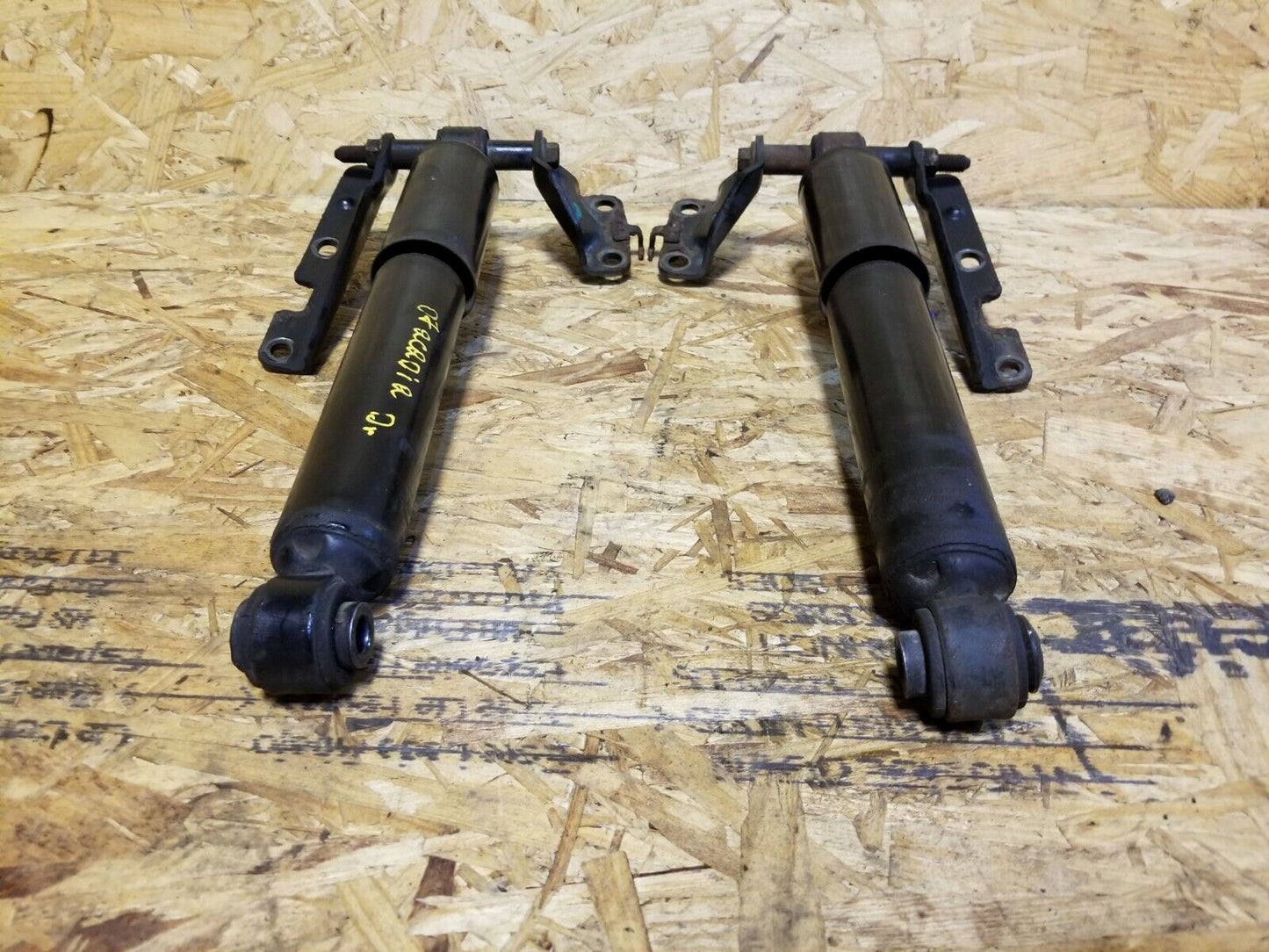 07 08 09 10 11 12 GMC Acadia Rear Shock Strut Absorber (pair) OEM