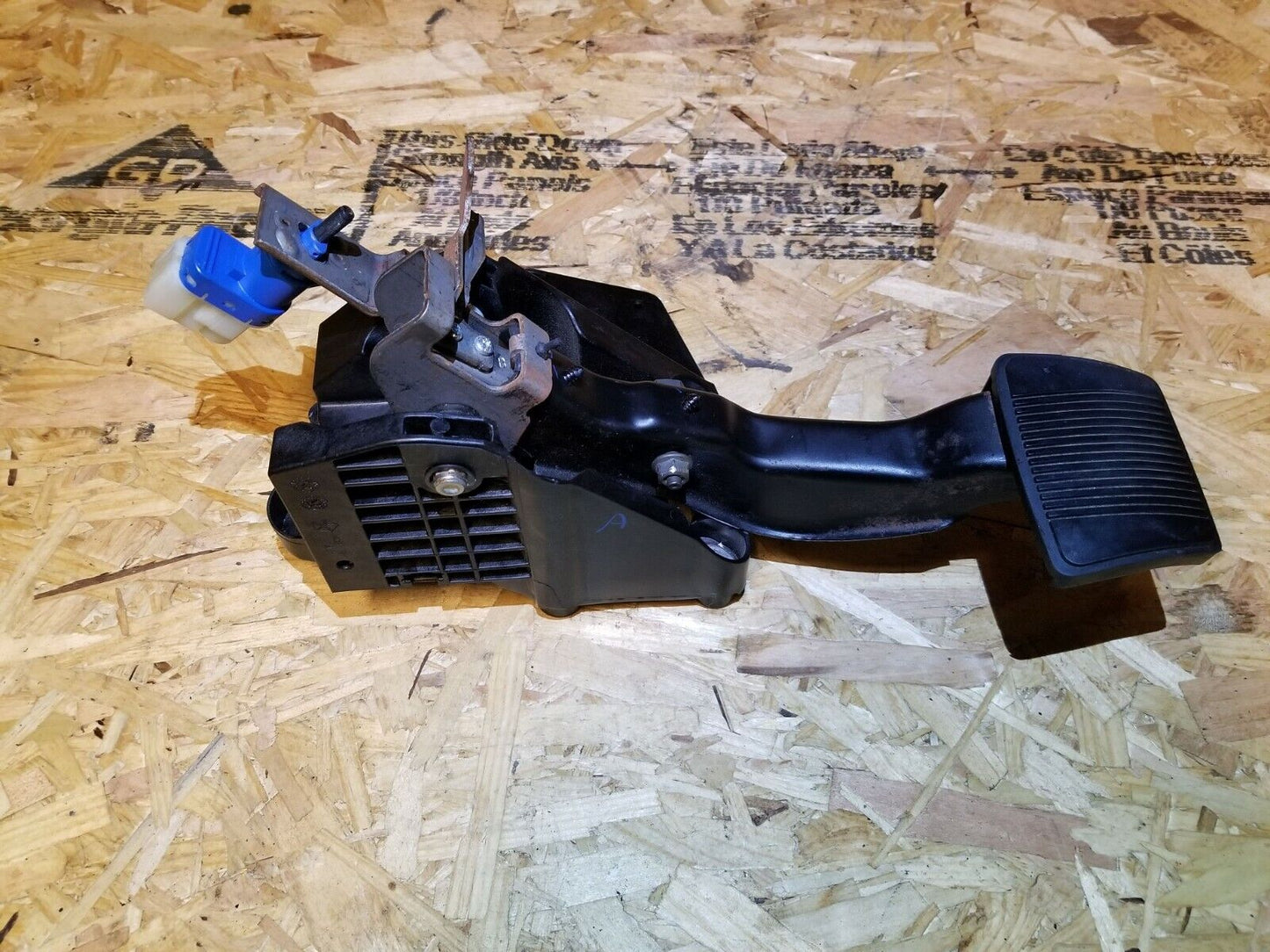 14 15 16 17 Jeep Cherokee Brake Pedal OEM