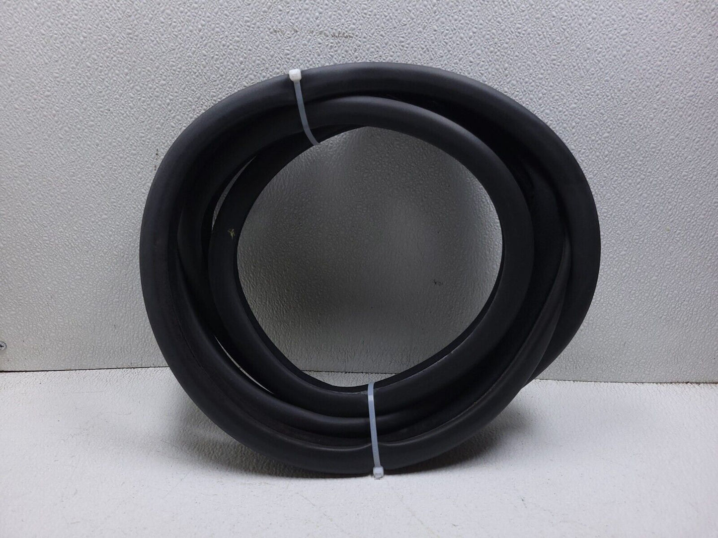 06 07 08 09 10 11 Mercedes Ml500 Door Weatherstrip Seal Rear Right Pass Side OEM