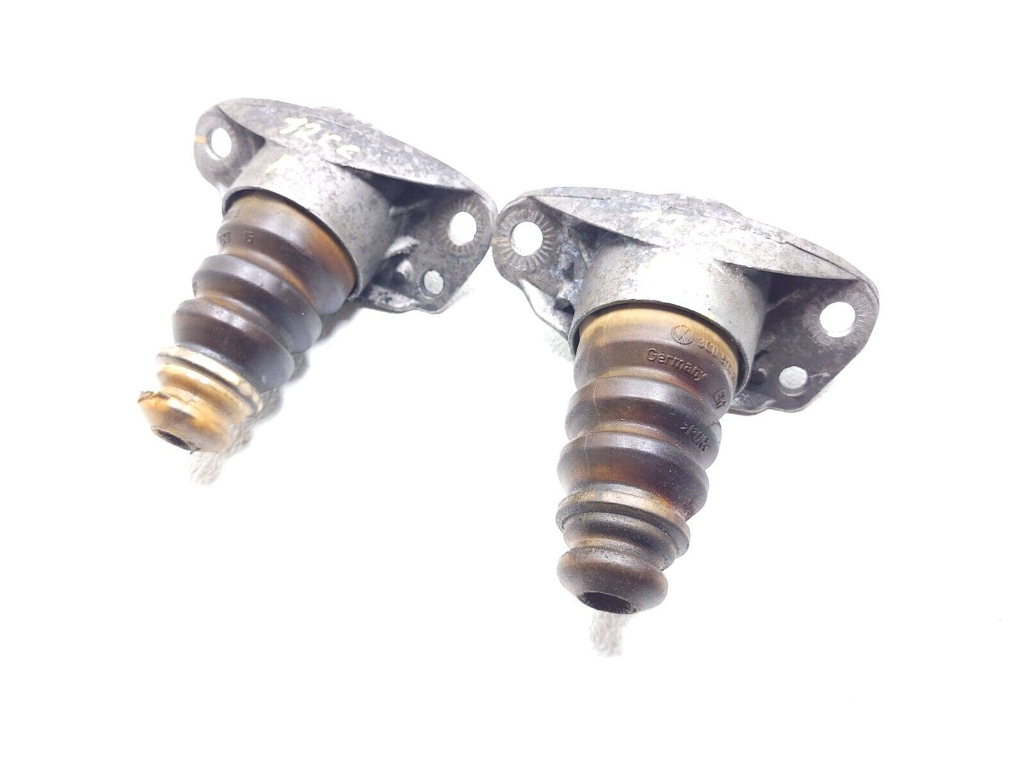 09 10 11 12 Volkswagen Cc Rear Shock Mount Dust Bump Stops OEM