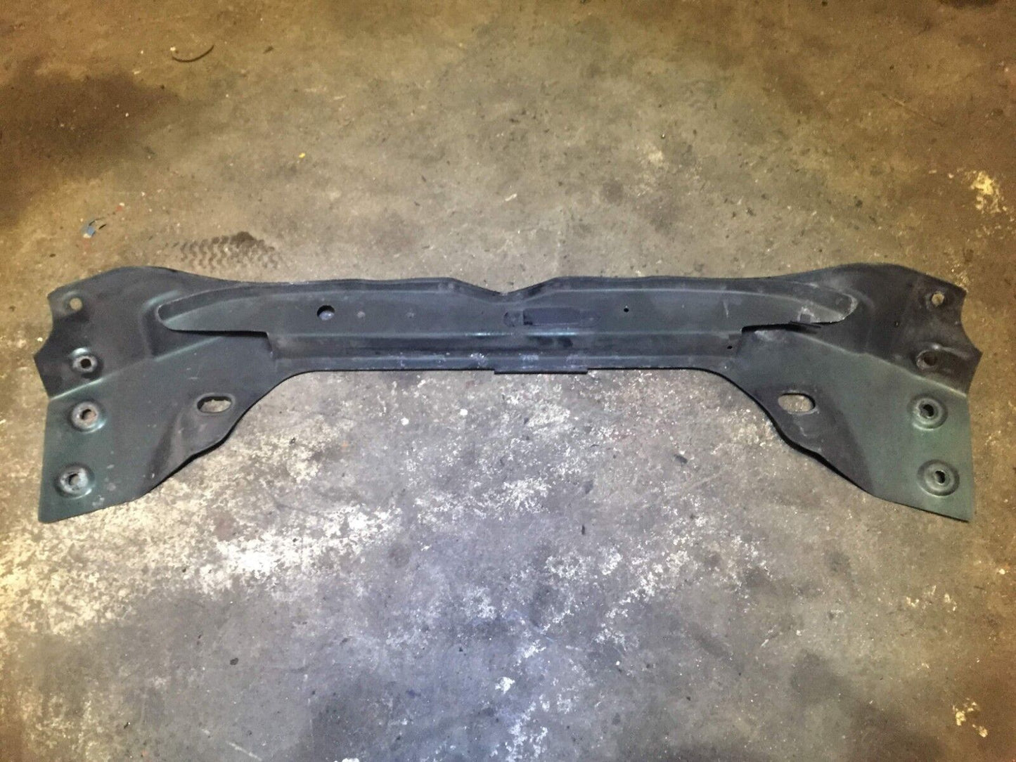 98 99 00 01 02 03 Mercedes Ml320 W163 Front Upper Radiator Core Support OEM D34