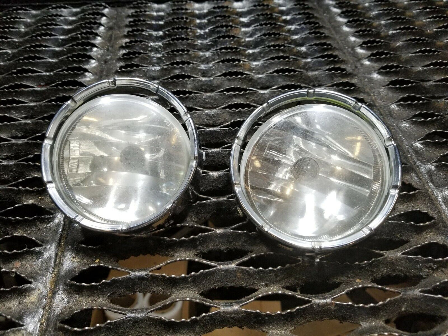 07 08 09 10 11 12 GMC Acadia Front Left & Right Bumper Fog Light Lamp (pair) OEM