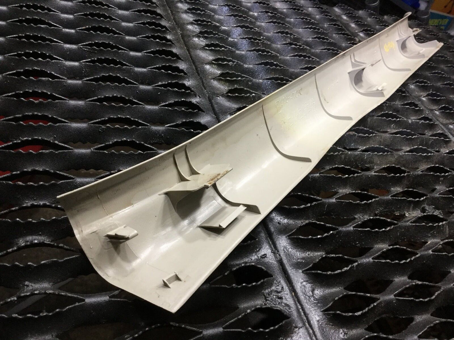 04 05 06 07 08 09 Toyota Prius Front Right Passenger Scuff Panel Cover Trim OEM