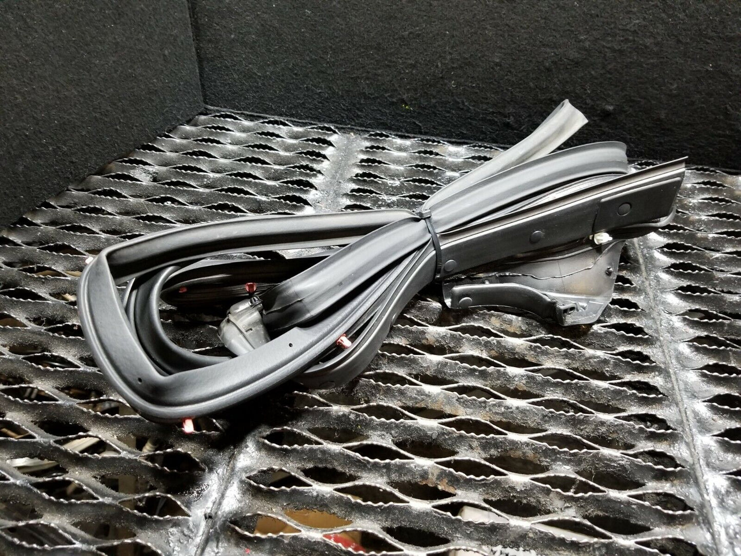 15 16 17 Subaru Legacy Rear Left Driver Door Weatherstrip Seal OEM