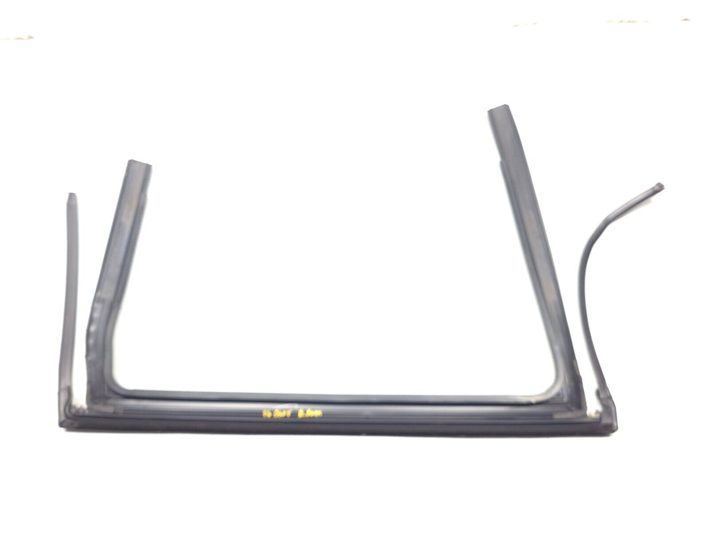 14 15 16 17 18 Jeep Cherokee Door Window Frame Seal Rear Right Pass Side OEM