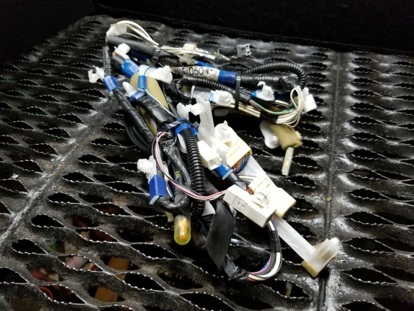 04 05 06 07 08 09 Toyota Prius Trunk Lid Wire Harness 82185-47050 OEM