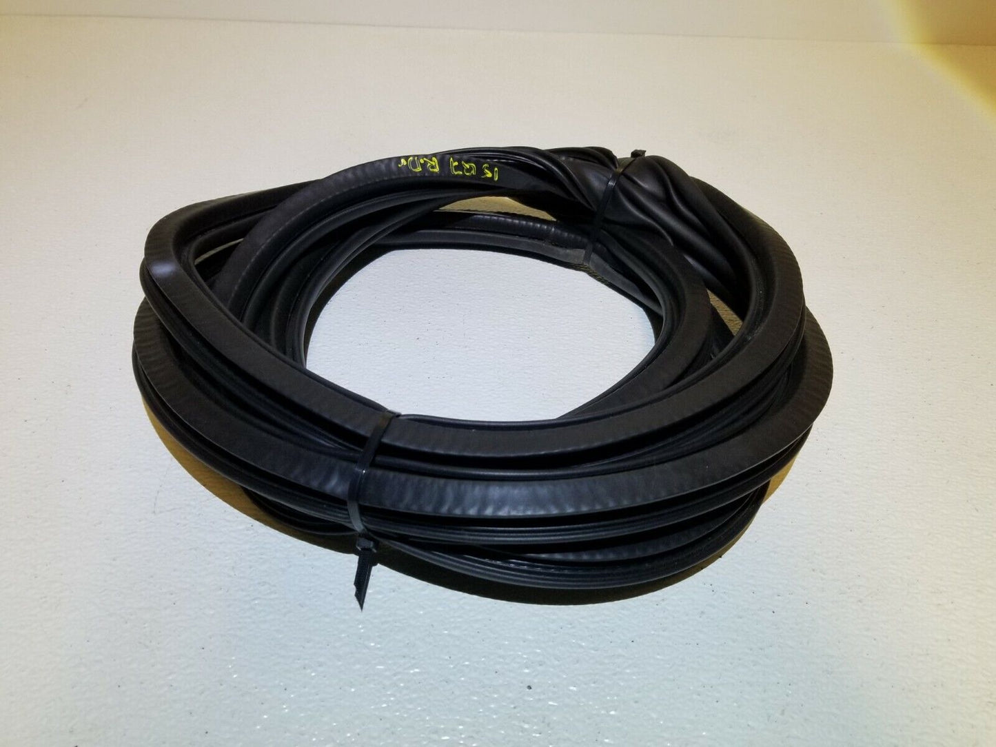11 12 13 14 15  Audi Q7 Rear Left Driver Door Weatherstrip Seal OEM 87k Miles