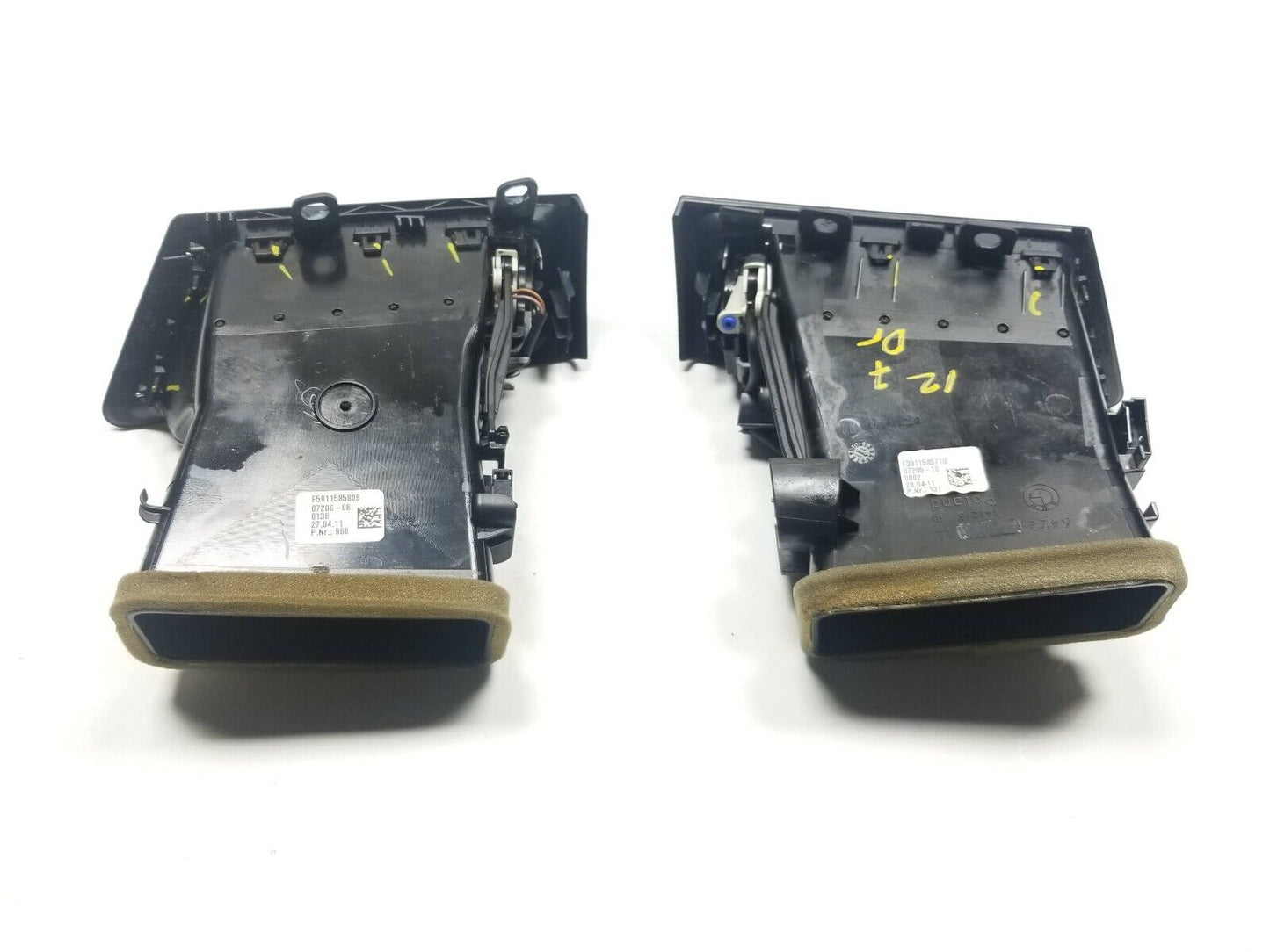 09 10 11 12 BMW 750li Dash Air Vent Pair OEM