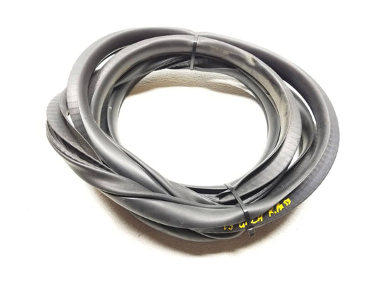 14 15 16 17 Jeep Grand Cherokee Rear Right Pass Side Door Weather Strip Seal OEM