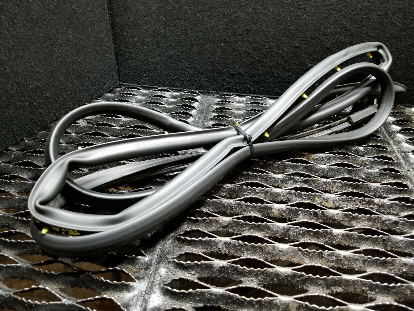 06 07 08 09 Cadillac STS Rear Right Passenger Door Inner Weatherstrip Seal OEM