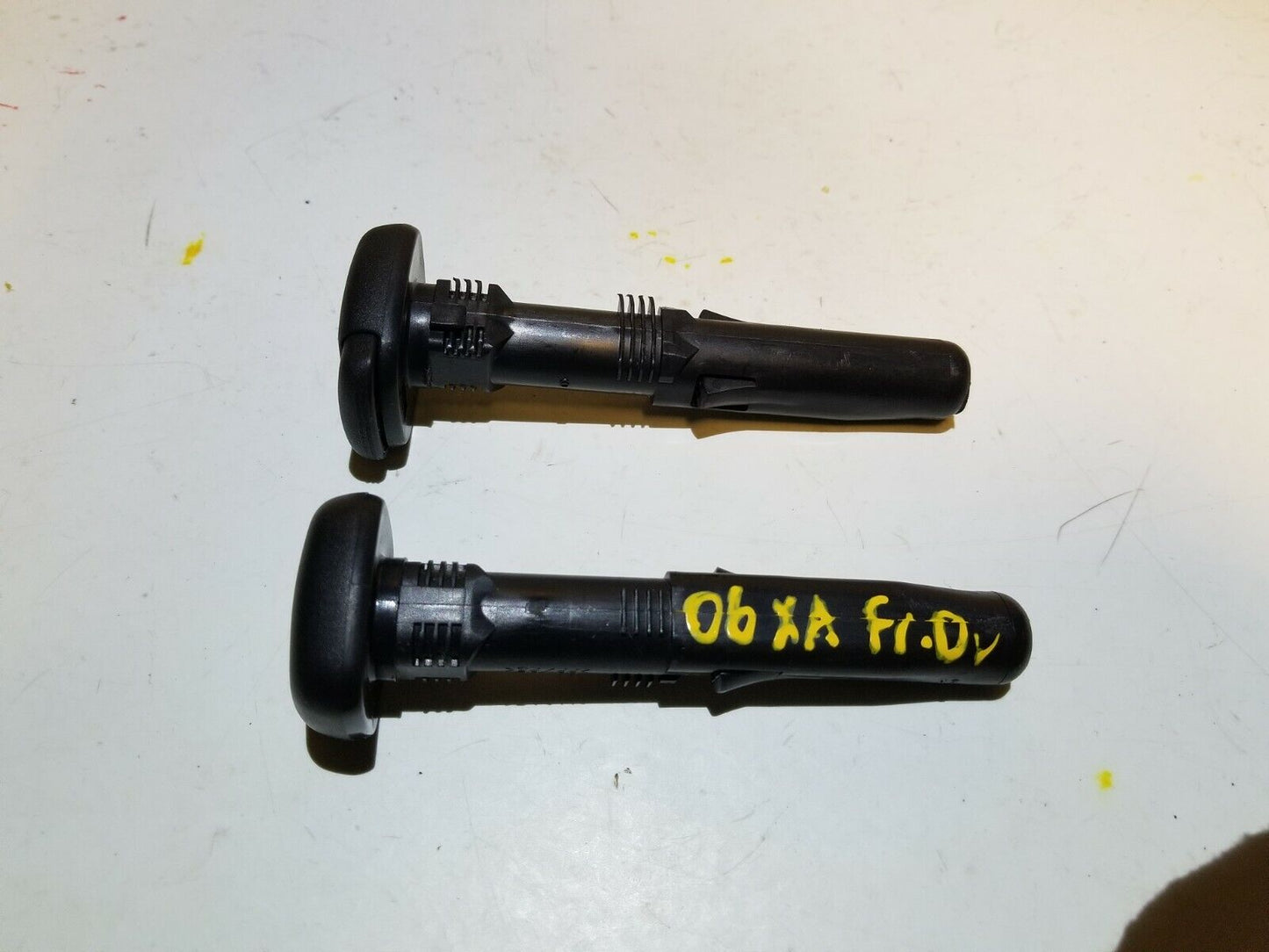 04 05 06 Scion Xa Front Left Driver Seat Headrest Guide Sleeve 2pcs OEM