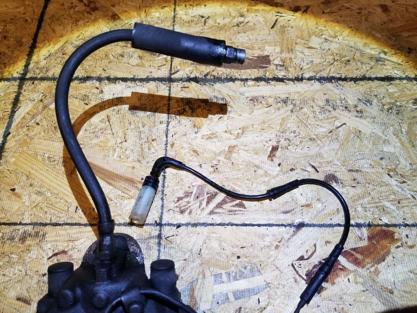 06 07 08 09 10 BMW 650i E63 Rear Brake Caliper Passenger Side Right OEM