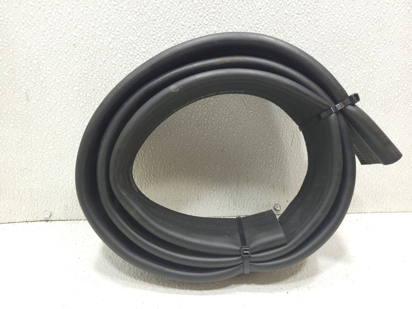 11 - 16 Mercedes E350 W212 Engine Bay Cowl Rear Center Weatherstrip Seal OEM