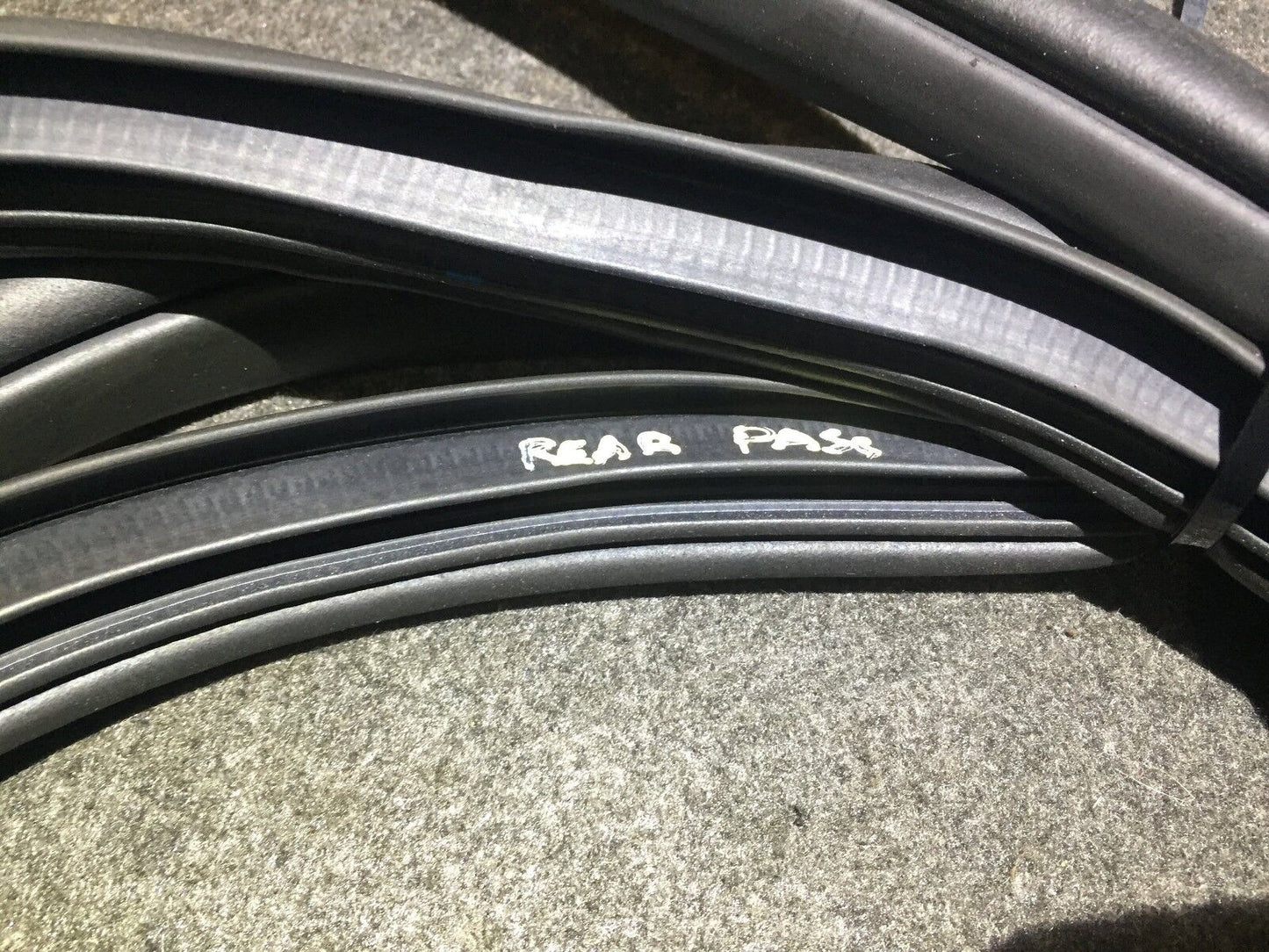 11 12 13 14 Hyundai Sonata Rear Right Pass Door Weatherstrip Seal OEM