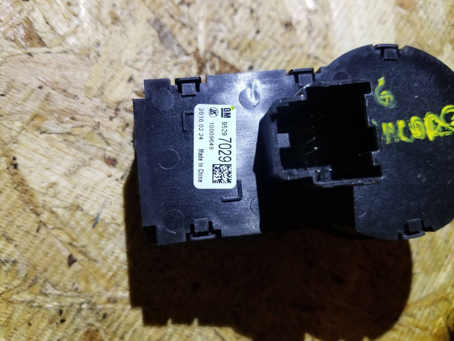 13 14 15 16 Buick Encore Headlight Switch OEM 32k