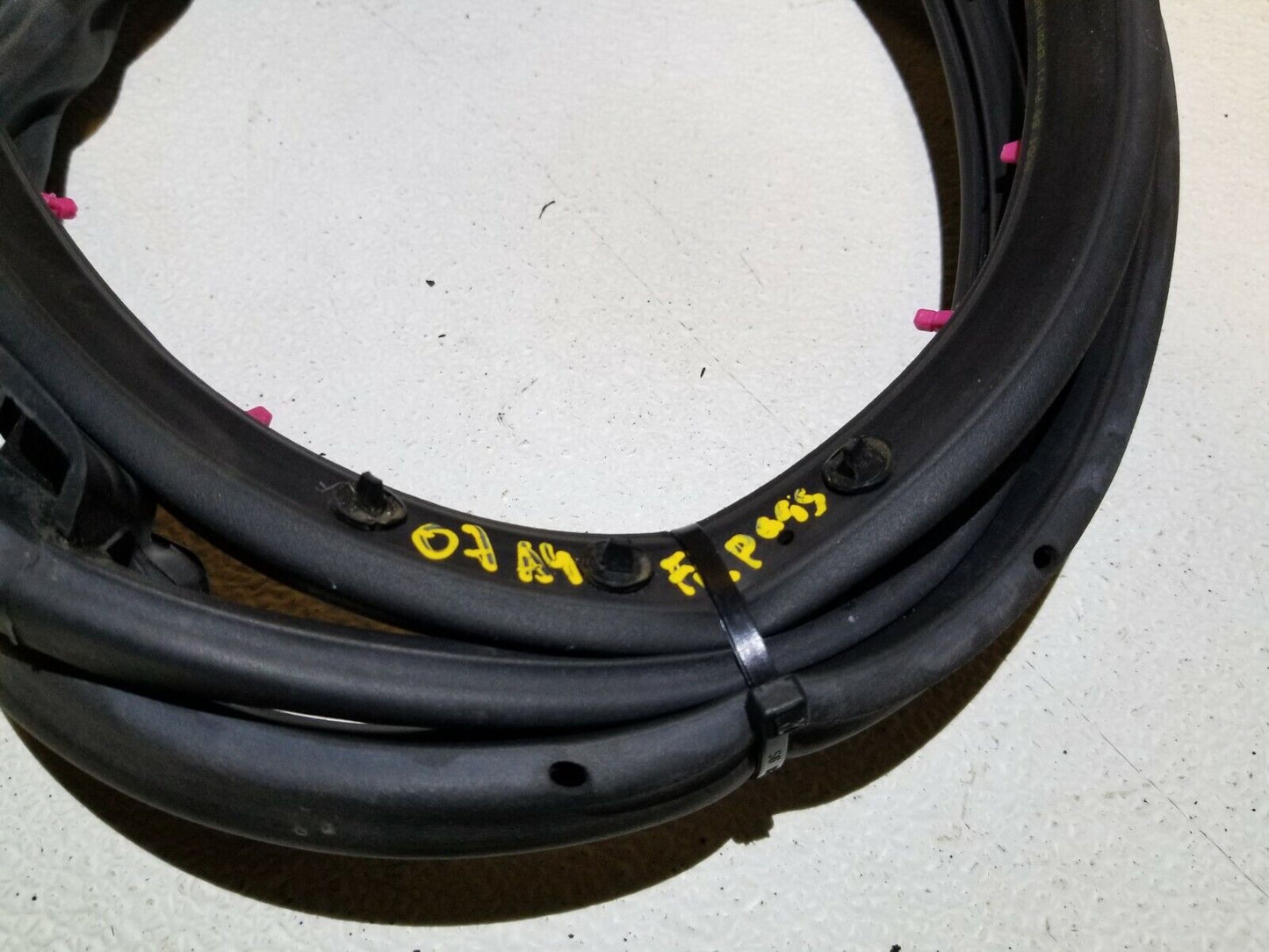 06 07 08 Audi A4 Front Right Pass Door Weatherstrip Seal OEM 85k Miles