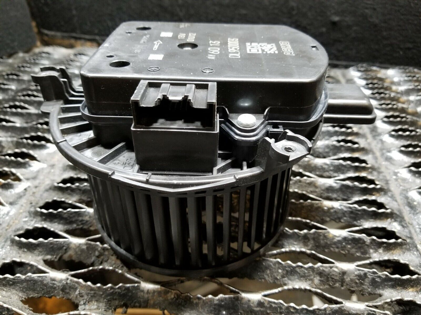 17 18 19 20 Cadillac Xt5 AC Heater Blower Motor OEM