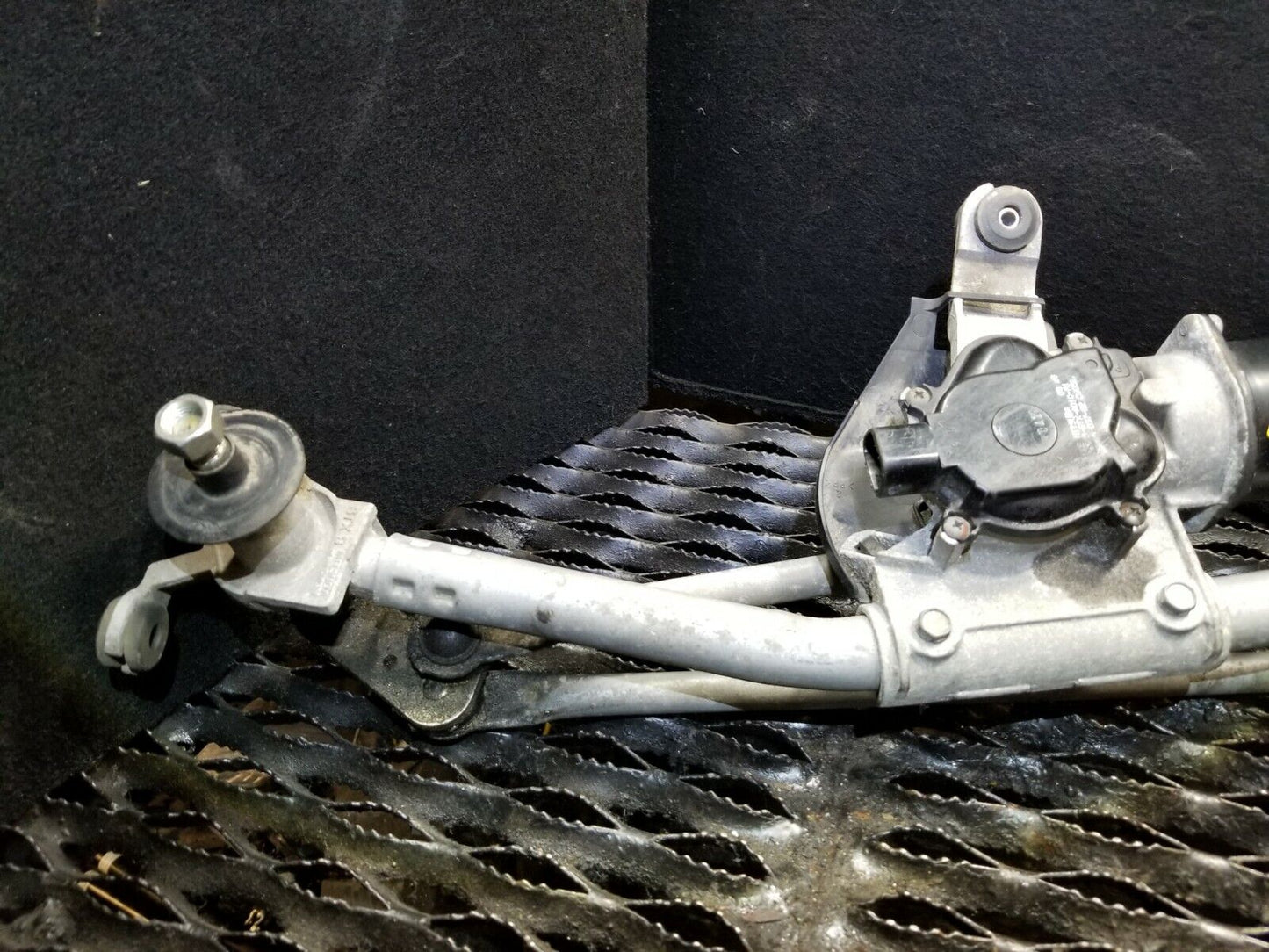 07 08 09 Acura MDX Windshield Wiper Motor W/ Linkage OEM