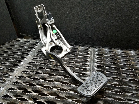2004 2005 2006 Scion Xa Brake Pedal OEM