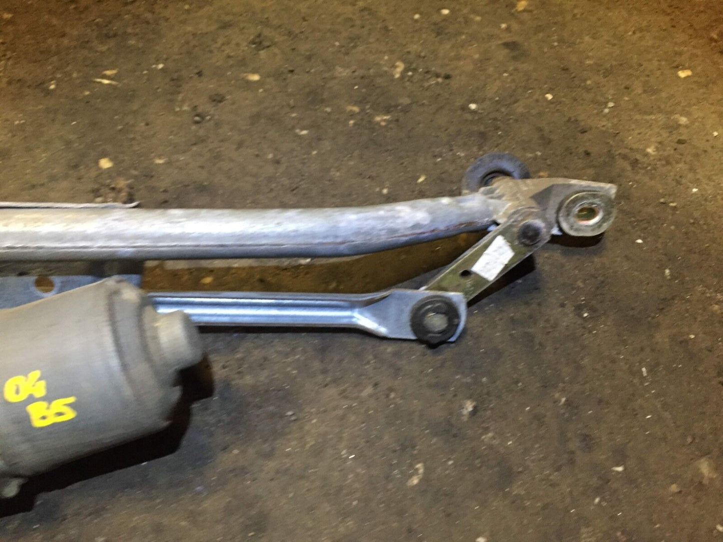 02 03 04 05 Volkswagen Passat Windshield Wiper Motor Transmission OEM D23