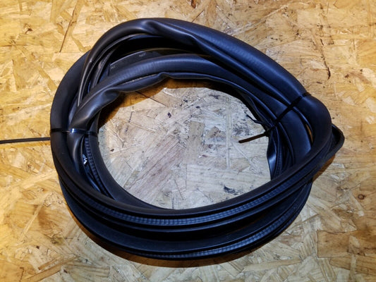 10 11 12 13 Mazda 3 Front Right Passenger Side Door Weatherstrip Seal OEM
