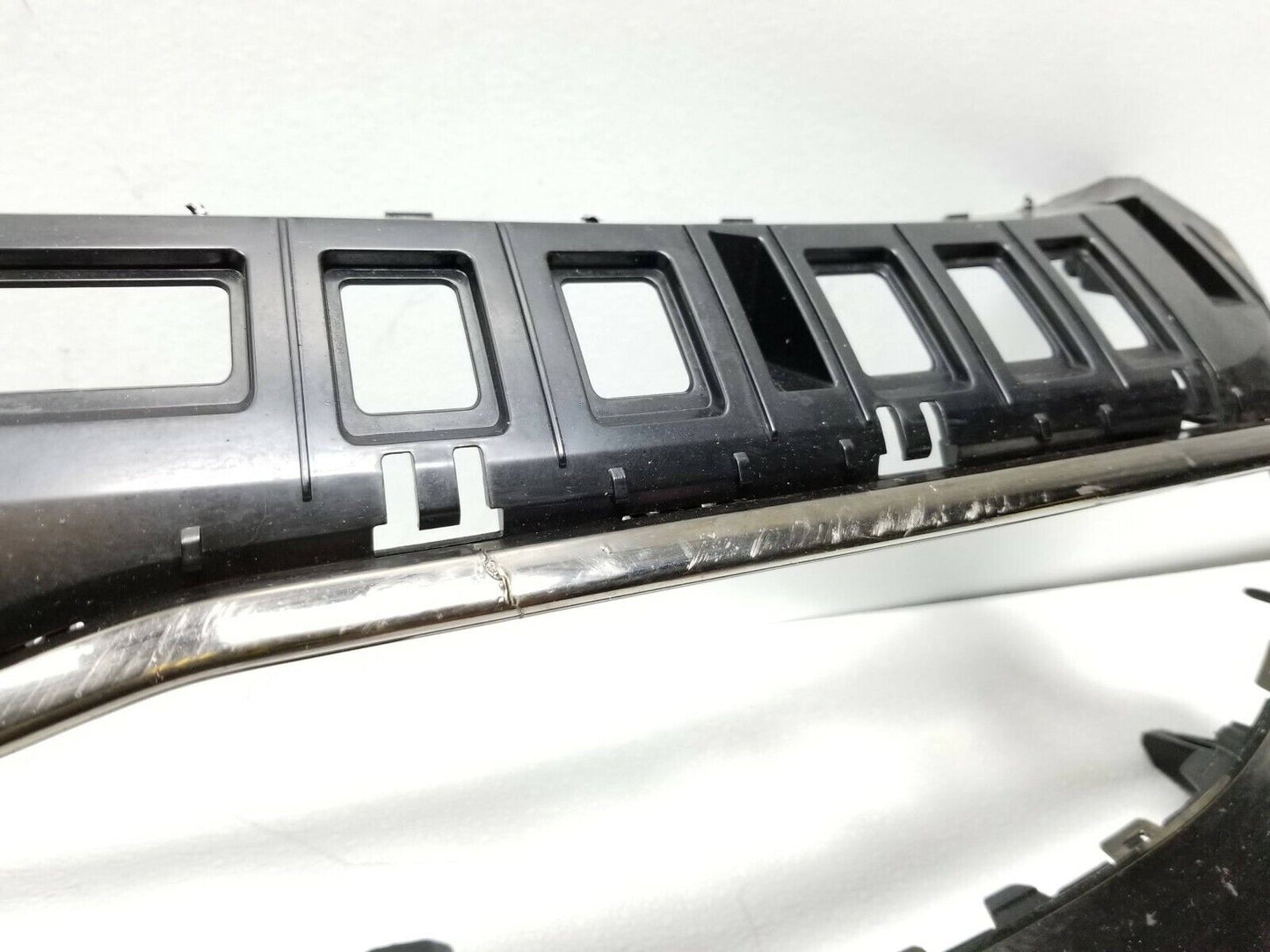 20 21 22 Kia Stinger Front Radiator Grille Bezel OEM 312 Miles