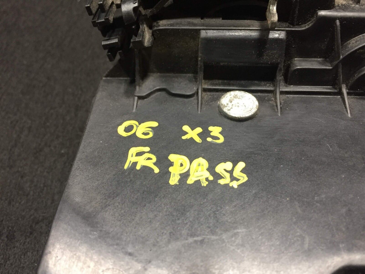 06 07 08 09 10 BMW X3 E83 Front Right Passenger Side Door Lock Actuator OEM D34