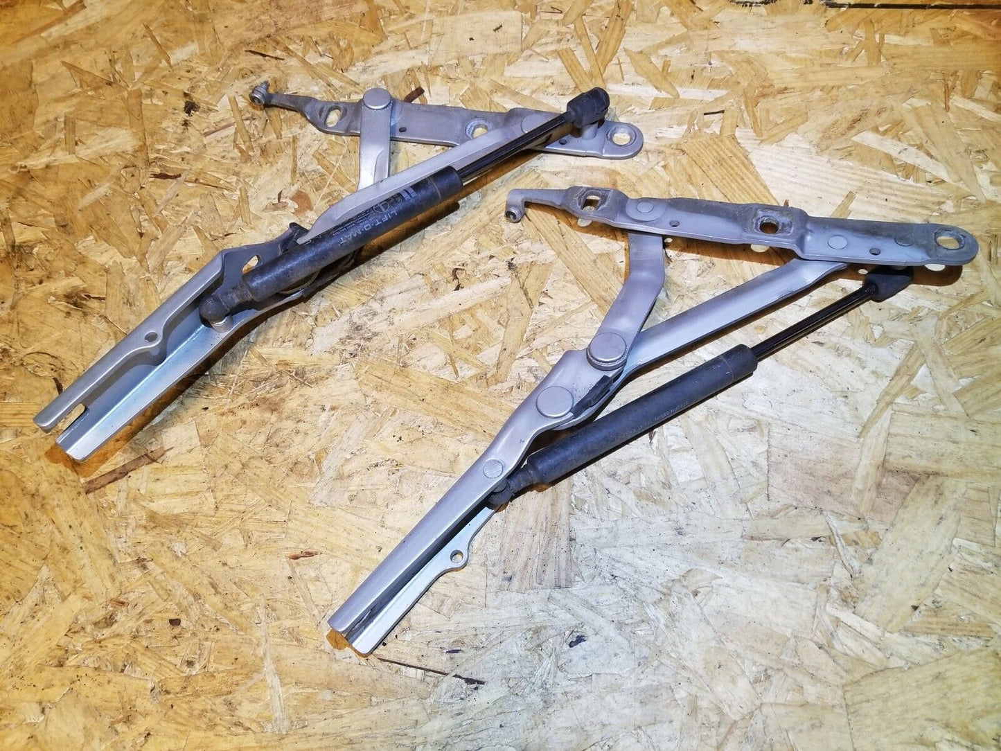 06 07 08 09 Saab 9-5 Trunk Hinge Pair OEM