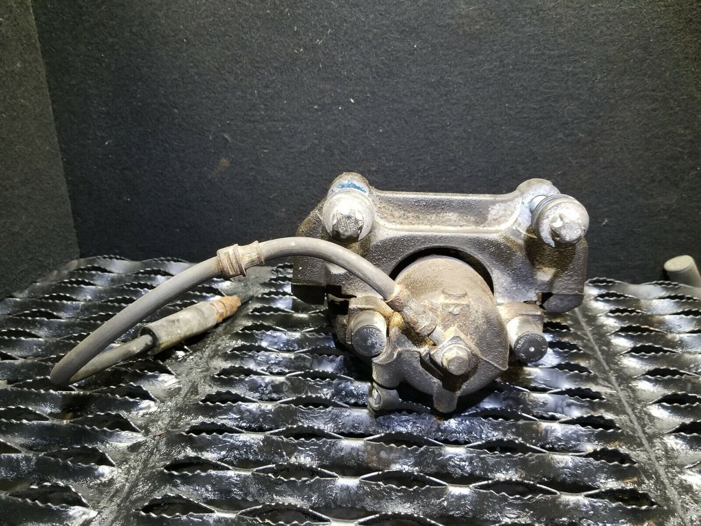 06 07 08 09 Saab 9-5 Aero 2.3t Front Right Passenger Side Brake Caliper OEM