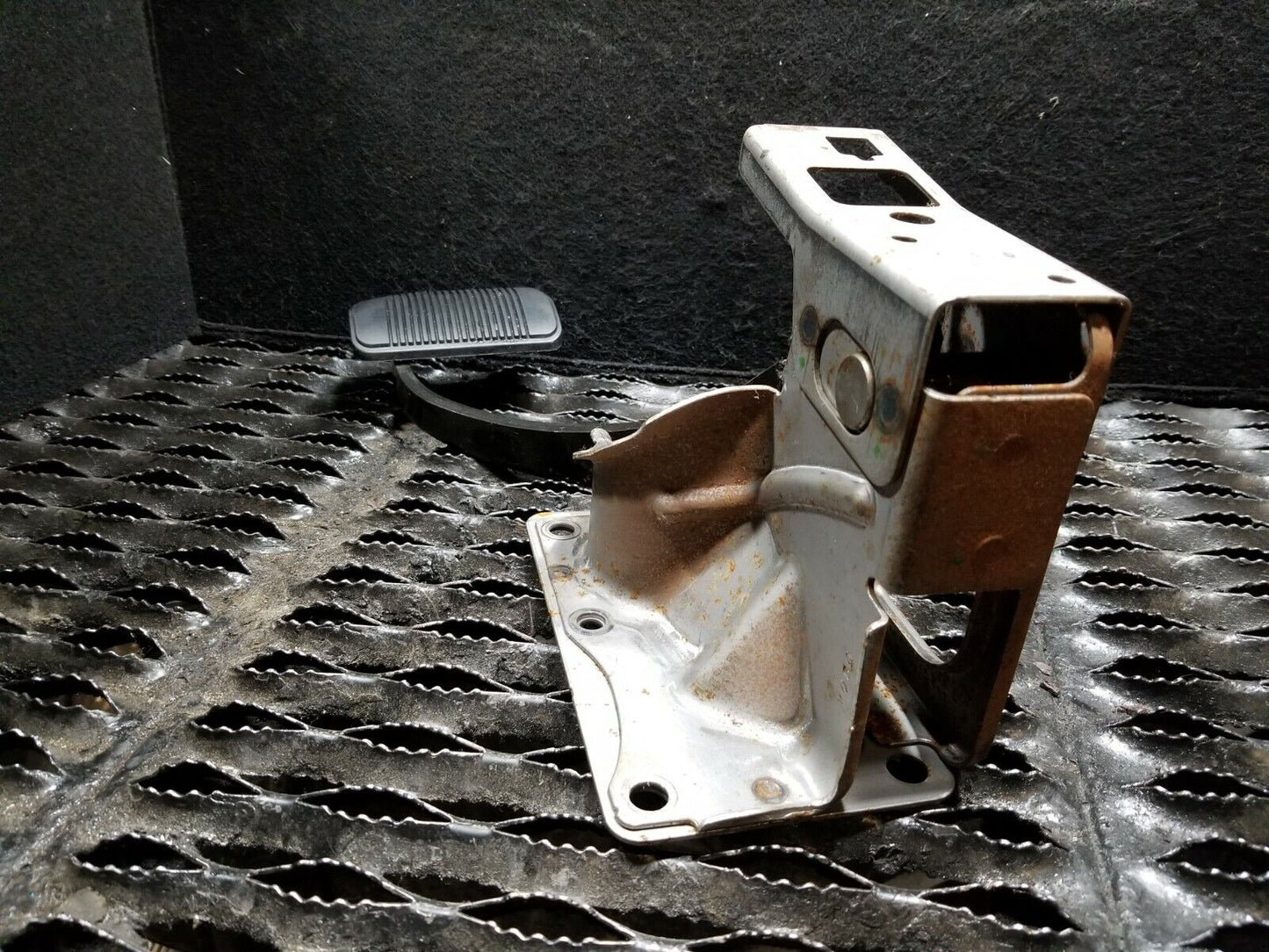 11 12 13 14 Chrysler 200 3.6l Convertible Brake Pedal OEM