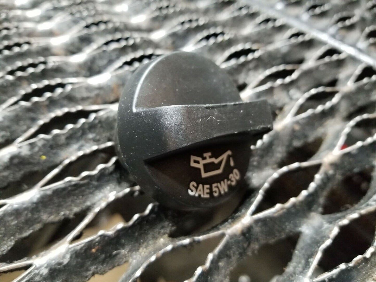 13 14 15 GMC Acadia Engine Oil Filler Cap OEM