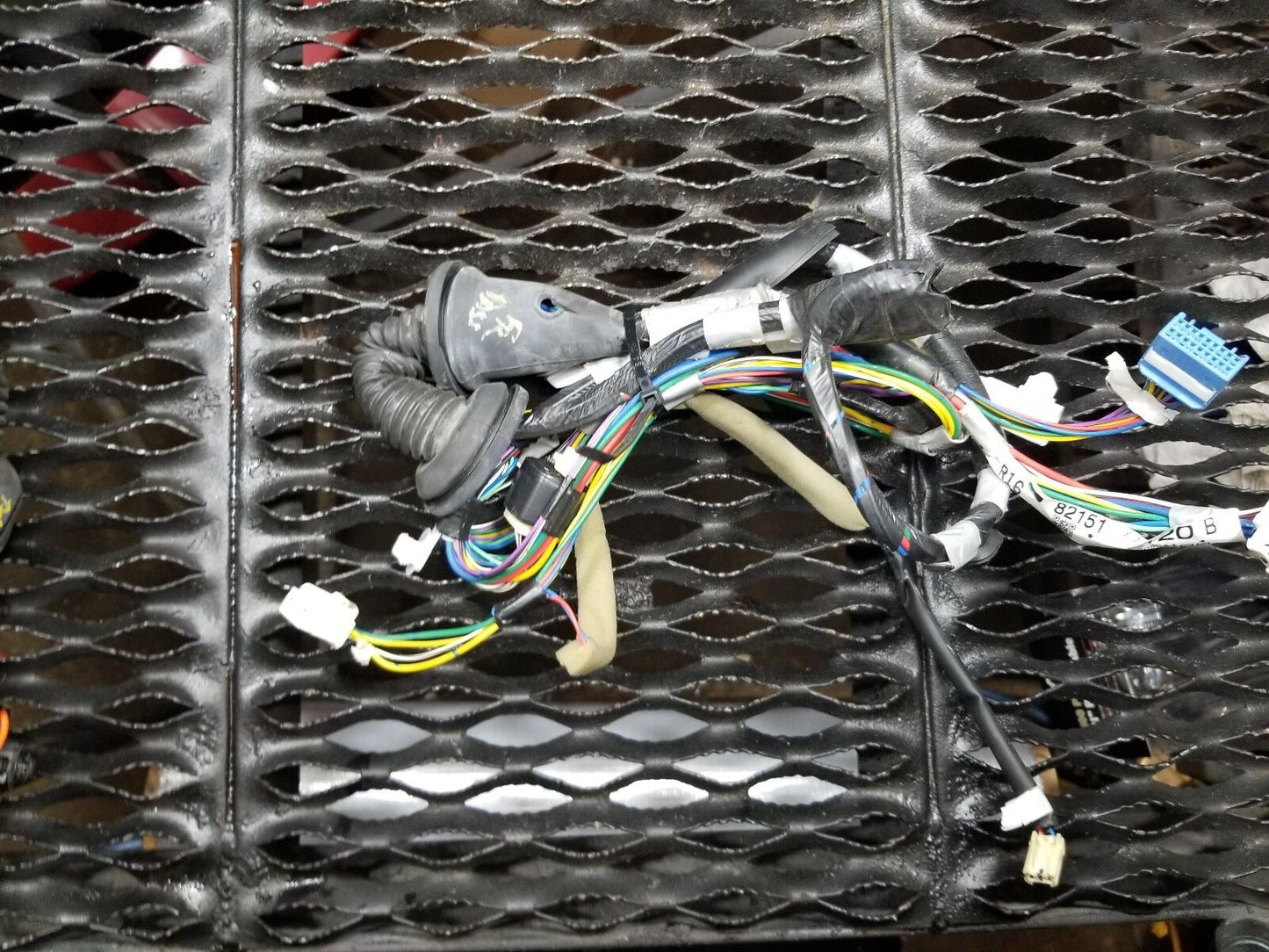 04 05 06 07 08 09 Toyota Prius Front Right Passenger Door Wire Harness Oem.