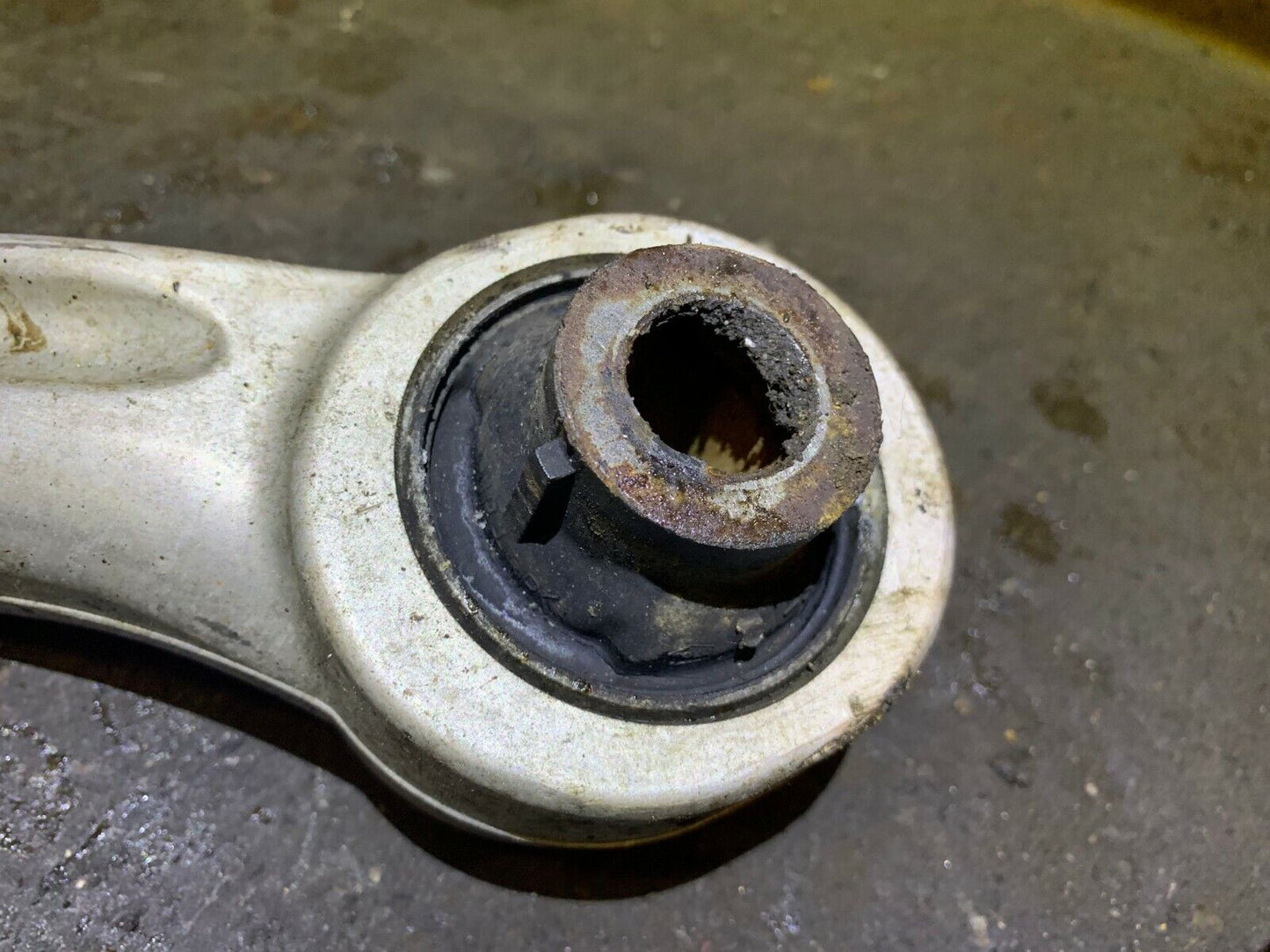 07 08 09 Nissan 350z 3.5l Front Lower Control Arm Right Pass Side OEM 64k