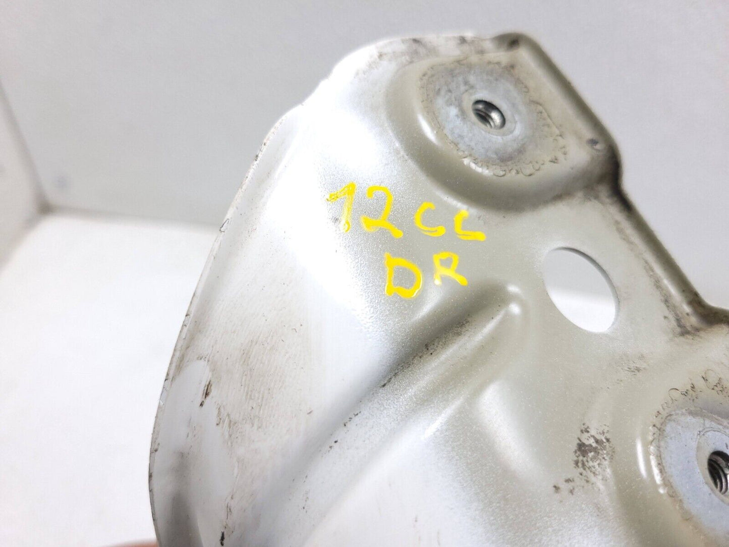 09 10 11 12 Volkswagen Cc Front Fender Mount Bracket Left & Rigth Pair OEM