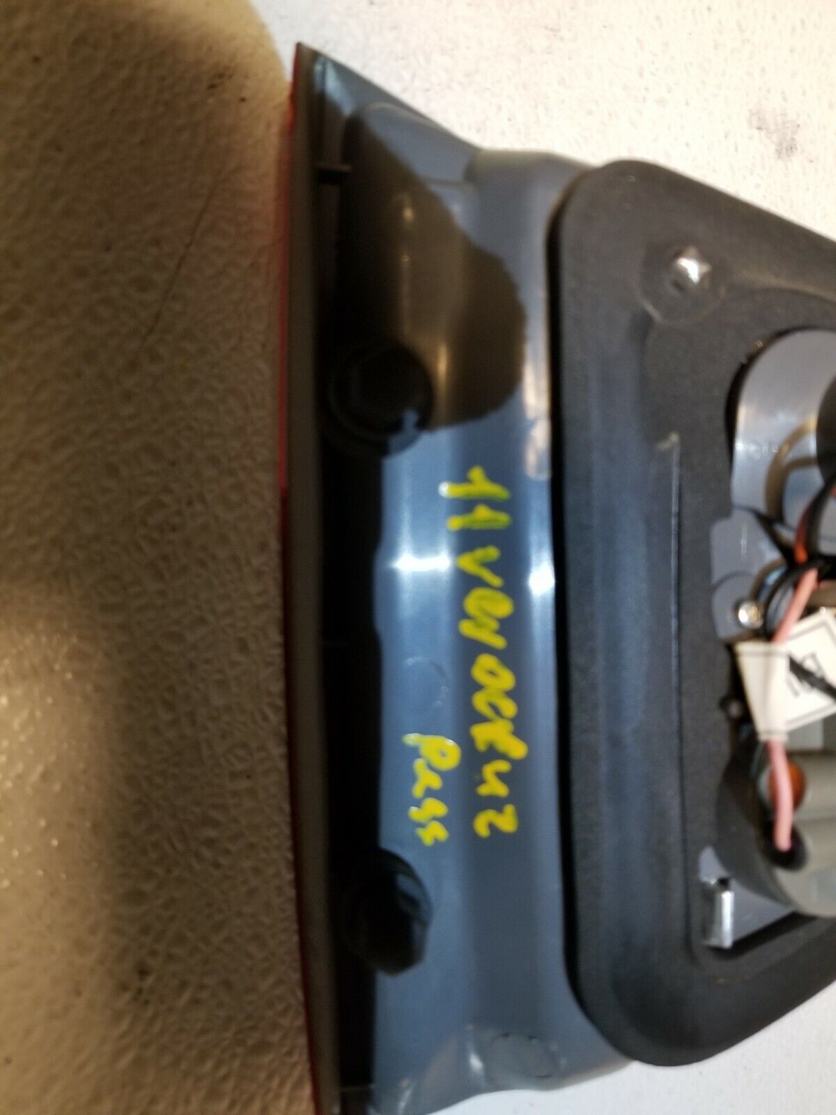 07 08 09 10 11 12 Hyundai Veracruz Right Passenger Inner Tail Light OEM