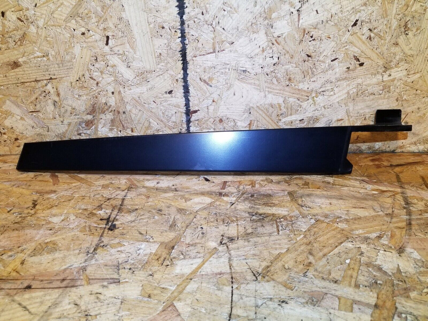 05 06 07 08 09 Cadillac SRX Front Right Passenger Side Door B Pillar Trim OEM