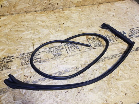 16 17 Dodge Challenger SRT Right Passenger Door Weather Strip Seal OEM 12k Miles