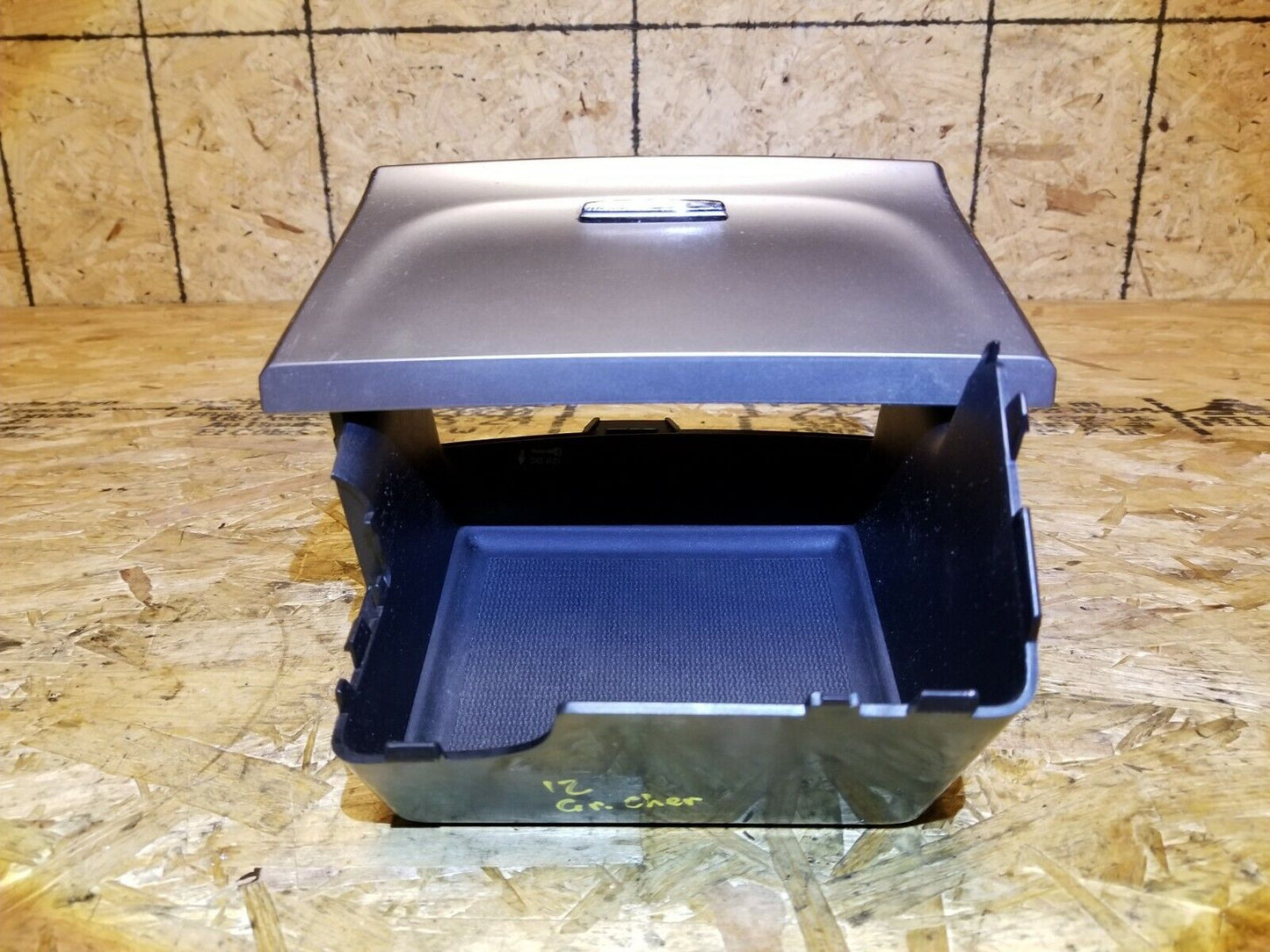 11 12 13 Jeep Grand Cherokee Console Ash Tray OEM
