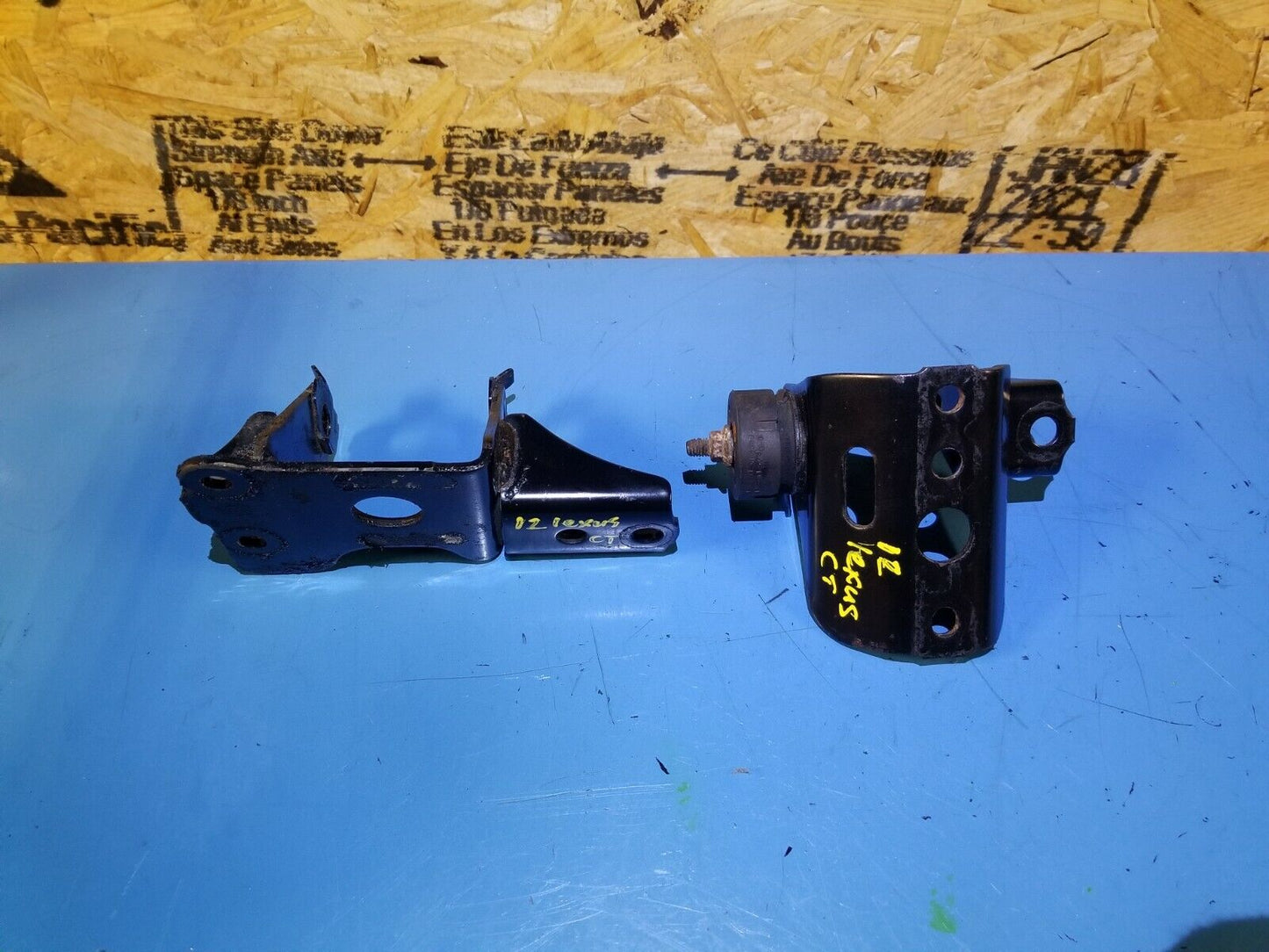 11 12 13 14 15 Lexus CT200h Transmission Mount Bracket OEM
