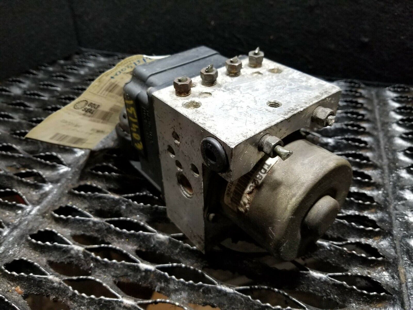 01 2001 Infiniti I30 ABS Anti Lock Brake W/ Module Pump OEM #128