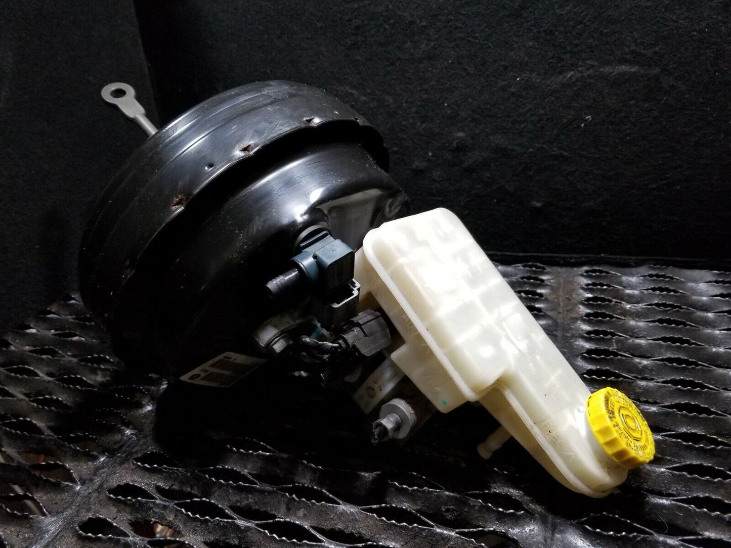 11 12 13 14 Chrysler 200 Cabrio Power Brake Booster W/ Master Cylinder OEM