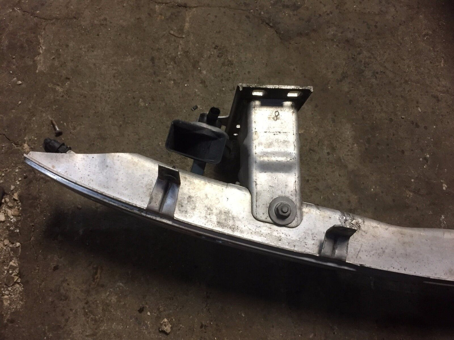 02 03 04 05 06 07 BMW 745li E65 Front Bumper Reinforcement Impact Bar OEM