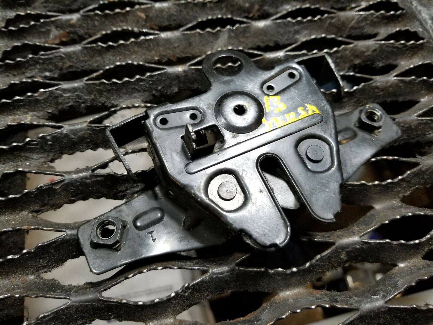 13 14 15 16 Nissan Versa Hood Lock Latch Actuator OEM 95k