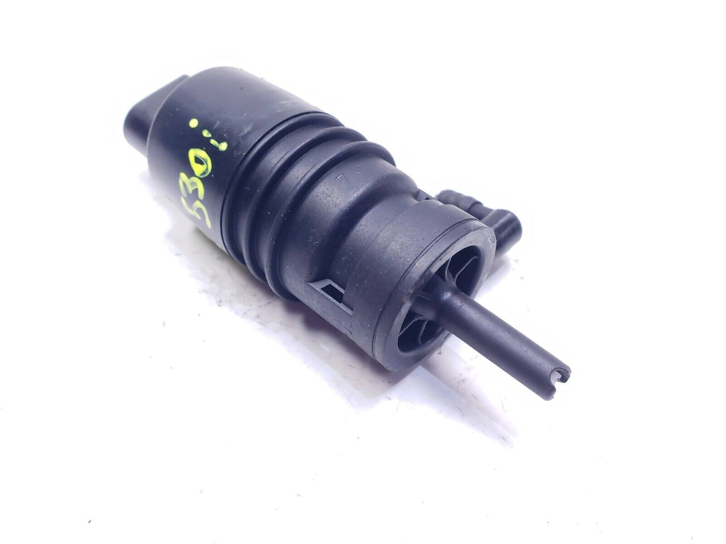 01-03 BMW 5-series E39 525i 530i Windshield Washer Pump 8362154 OEM