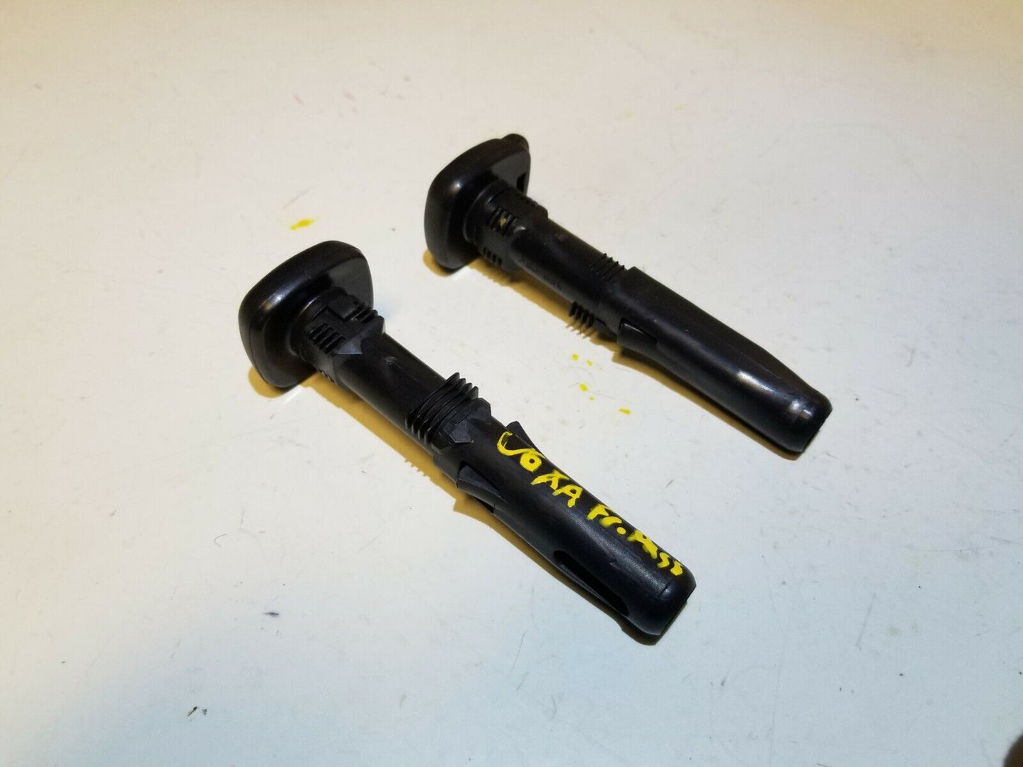 04 05 06 Scion Xa Front Right Passenger Seat Headrest Guide Sleeve 2pcs OEM