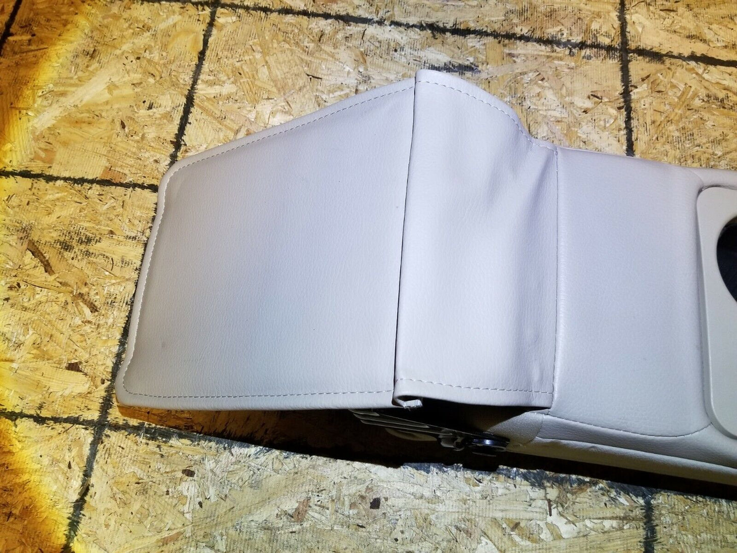 06 07 08 09 Mercury Milan Rear Seat Armrest W/ Cup Holder OEM 71k