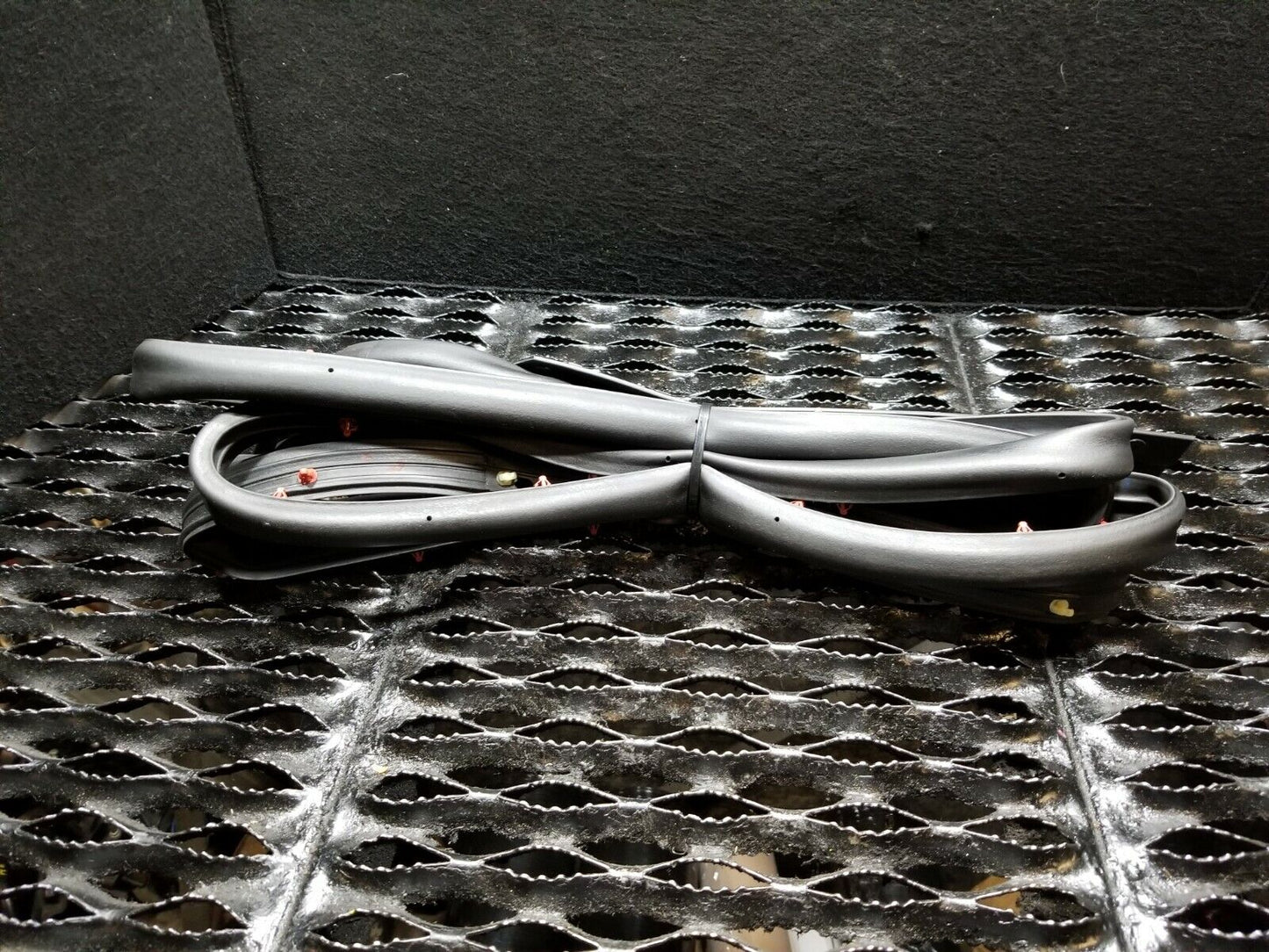 12 13 14 15 16 Dodge Journey Rear Right Passenger Door Weatherstrip Seal OEM